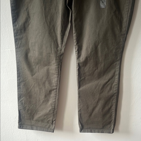 NWT Tommy Hilfiger | Green Trousers Flat Front Cotton Blend | Size 14 - Picture 3 of 6